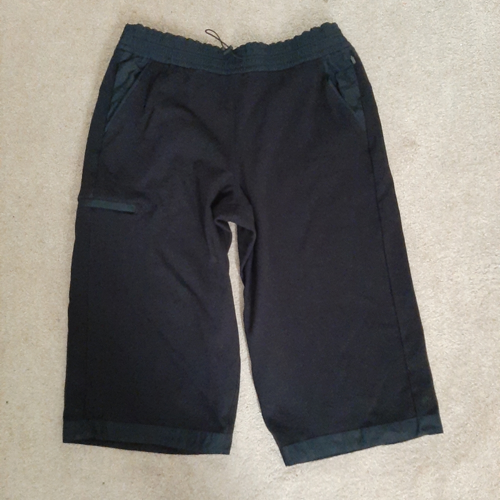 Athleta Triumph Ankle-Length Pants Crop Black
